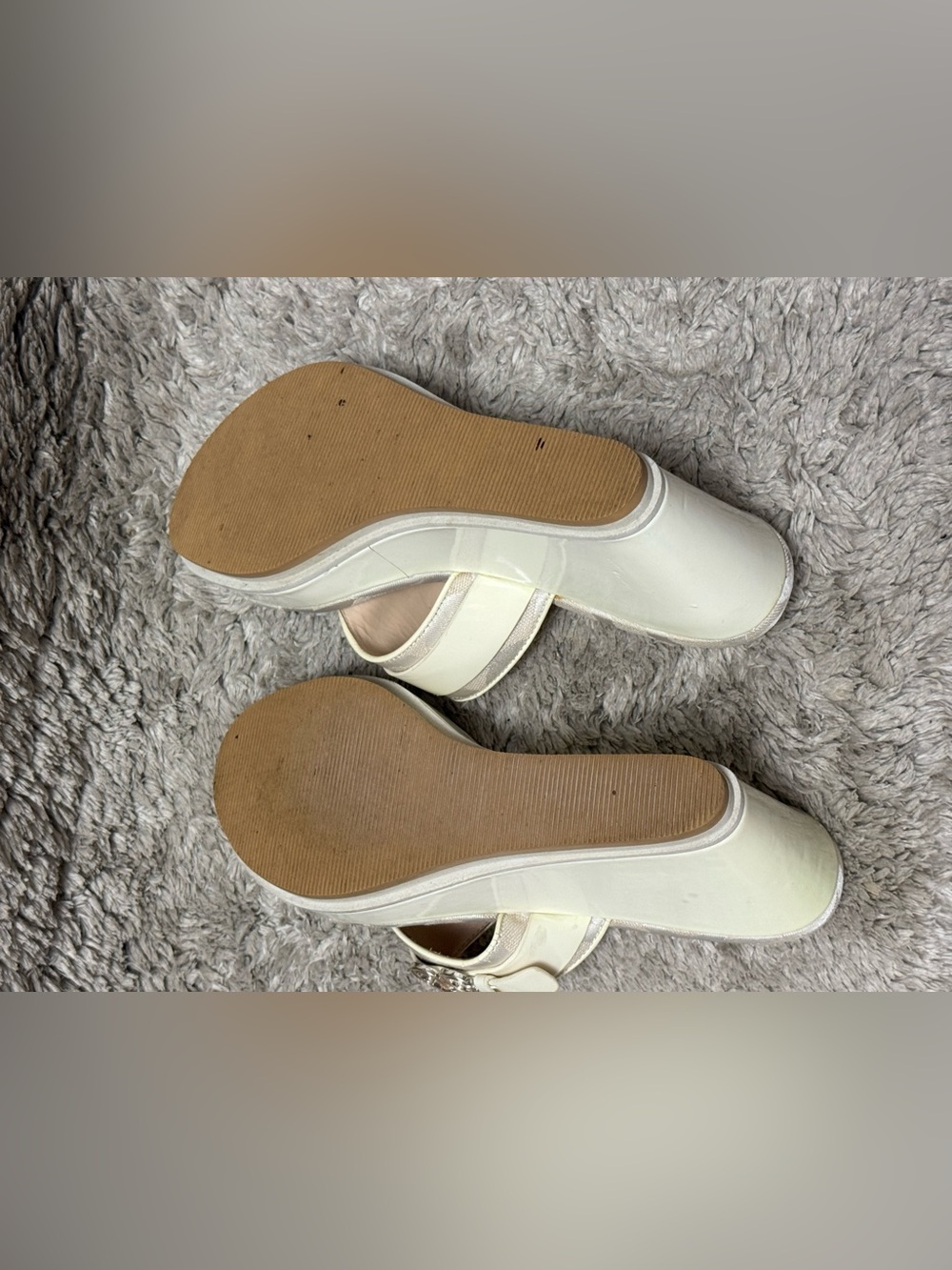 Coach Gypsy Vintage Women’s Logo Wedge Sandals in Cream with Gold Accent - Picture 10 of 13
